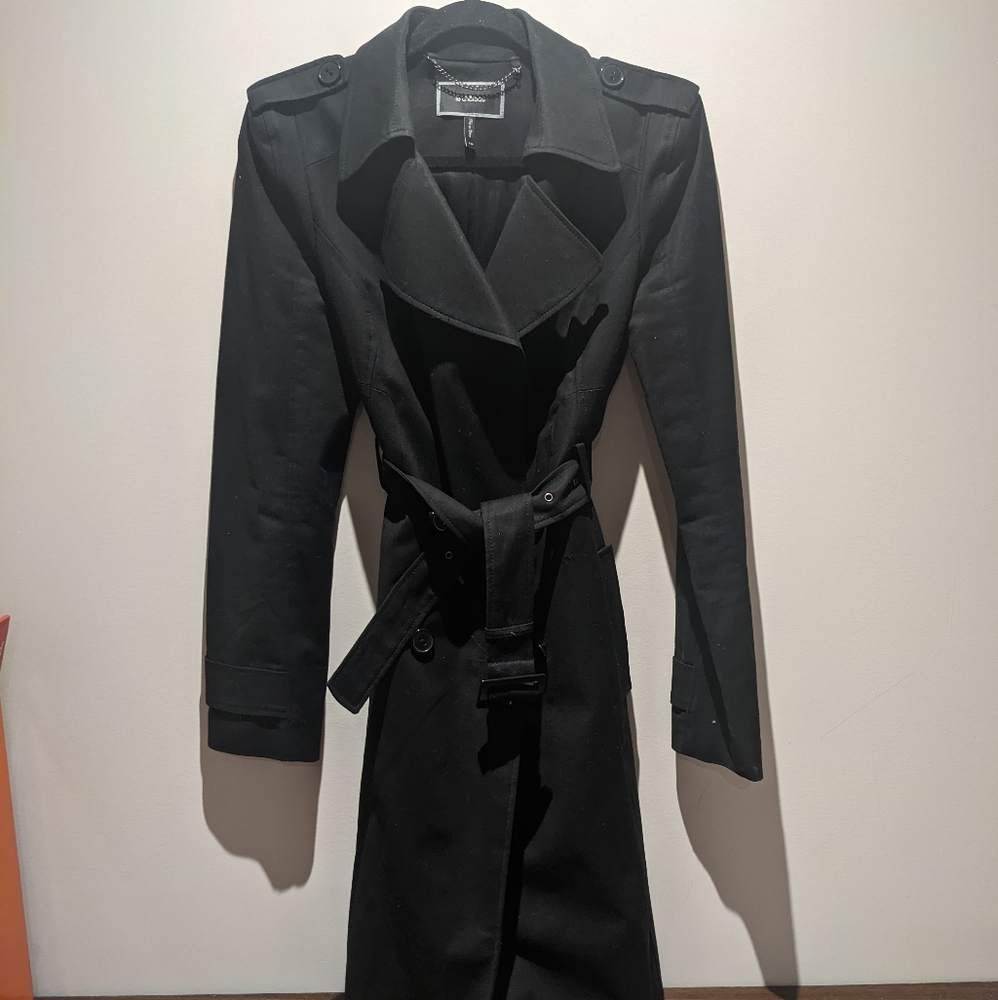 Le Chateau trench coat